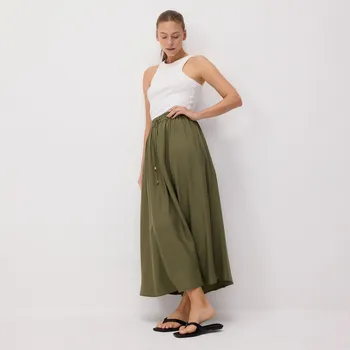 Dámská sukně Reserved - Midi sukně s vysokým podílem lyocellu - světle olivová - ZN174-81X - ZN174-81X-XL