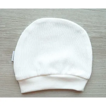 Kojenecké oblečení AMÁLKA Bavlněná čepička smetanová, ažurový vzor Velikost: 56-62