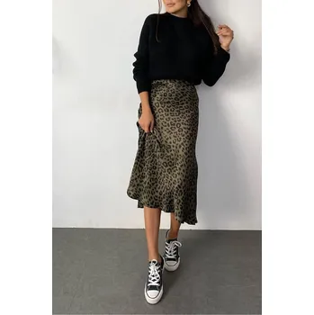 Dámské šaty 68223 Dewberry Leopard Pattern Satin Midi Length Skirt-BLACK-KHAKI dewberry hnědá 2911357