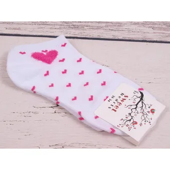 CNB BERLIN Ponožky DE 56430 nízké kotníkové bílé s růžovými srdíčky velikosti ponožek: 23-25 (EUR vel. 35-38)