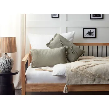 Bytový textil Sada 2 dekoračních polštářů světle šedé plátno 30 x 45 cm s lemováním a mašlemi Beliani