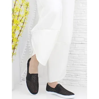 Dámské tenisky Prety Černé krajkové slip on tenisky 11098-1B.WH Velikost: 36