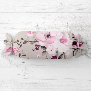 Dekorativní polštářek Polštář válec bonbon Sandra SA-494 Velké růžové květy na světle šedobéžovém 15x40 cm