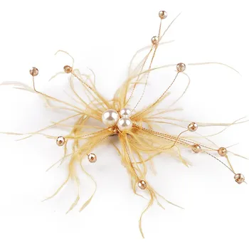 Brož Péřová brož s perlami a broušenými korálky