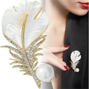 Brož B&J Dámská brož Bilonja zlatá One size