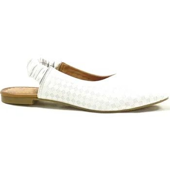 Dámské sandále V+J OBUV s.r.o. V+J OBUV 037 52 2 B2 WHITE dámské vycházkové sandály Velikost: 41