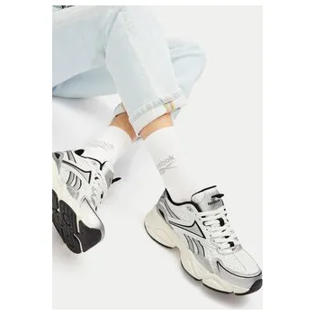 Dámské tenisky Reebok Sneakersy CHARGE AR30246WWSC Bílá 38_1_2