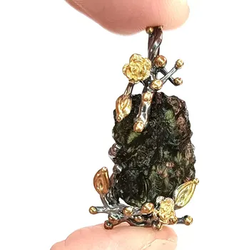 Přívěsek Stříbrný přívěsek s vltavínem VKE243