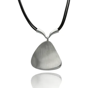 Souprava šperků Yvon Náhrdelník z kartáčovaného kovu a přírodní kůže - moderní kontrast elegance a síly