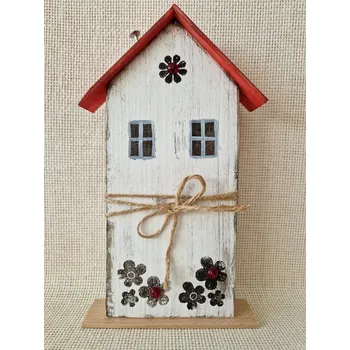 Dřevěný domeček - červený