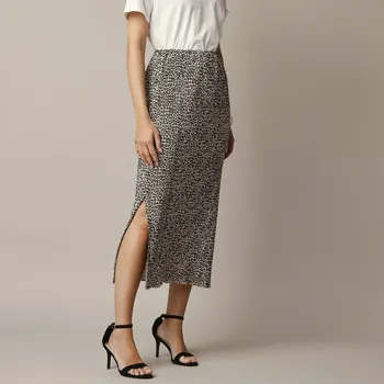 Dámská sukně Dlouhá plisovaná sukně s potiskem zvířecí kůže béžová/černá 50