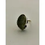 Stříbrný prsten s přírodním vltavínem