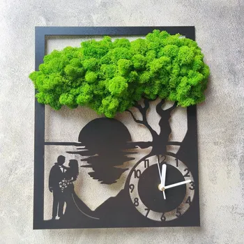 Hodiny Hodiny s novomanželským párem