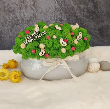 Květináč Šedý oválný květináč s mechem – „Veselé Velikonoce“