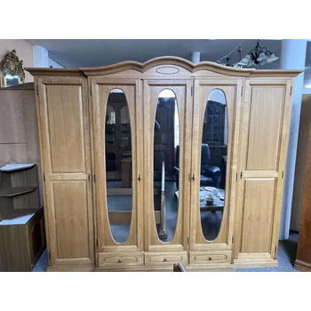 Šatní skříň Rustikální šatní skříň d265 světla