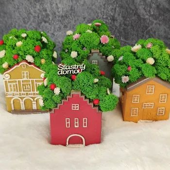 Květináč Květináč Malý Domek s mechem a nápisem „Šťastný domov” (6 vzorů) Barva: oranžový dům