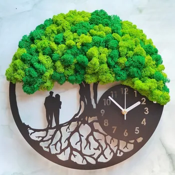 Hodiny Hodiny s mechem a postavou páru (mladší) – Symbol lásky a elegance