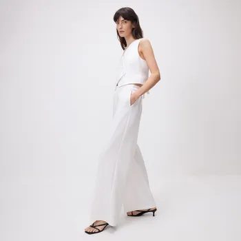 Dámské oblečení Reserved - Kalhoty s nažehlenými puky - bílá - YT215-00X - YT215-00X-M