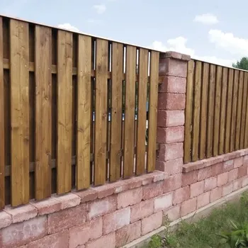 Plot Betonový plot Castello, základní kámen 40 x 20 x 14 cm, červený