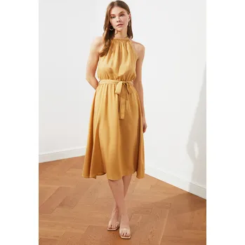 Dámské šaty Dámské šaty Trendyol Midi Trendyol hořčicová 1468138