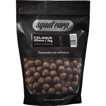 Návnadová surovina SQUAT CARP - Hotové boilies Calanus 1 kg 20 mm