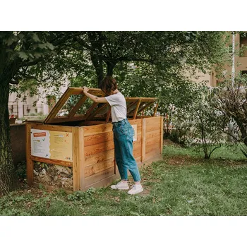 Kompostér Kokoza Uzavíratelný dřevěný tříkomorový kompostér Materiál: Modřín, Montáž komposteru: Ne, Zámek: bez zámku