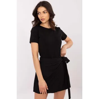 Černé dámské tričko ve fitted střihu