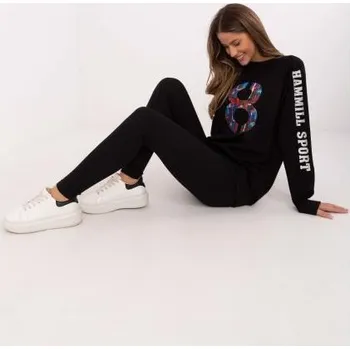 Černá dámská tepláková souprava s nášivkami