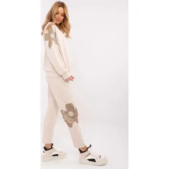 Béžový dámský komplet s květinovými vsadkami