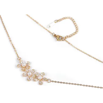 Náhrdelník Náhrdelník z nerezové oceli květy s broušenými kamínky, barva 2 zlatá