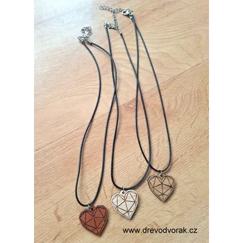 Náhrdelník Dřevěný náhrdelník SRDCE Varianta: Dub