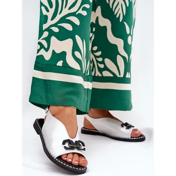 Dámské sandále Sandály Na Ploché Podpatky S Dekorací Eko Kůže Tillireta Barva: Stříbrná, Velikost: 40