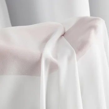 Záclona Krémová záclona Žaneta s olůvkem - vlastní rozměr Uchycení závěsu: Dekorační kroužky černé, Šířka záclony: 250cm