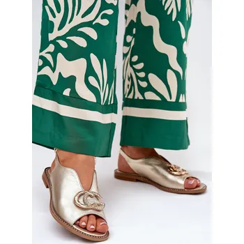 Dámské sandále Kožené Sandály Na Plochém Podpatku S Dekorací Laura Messi 2865 Barva: Zlatá, Velikost: 36