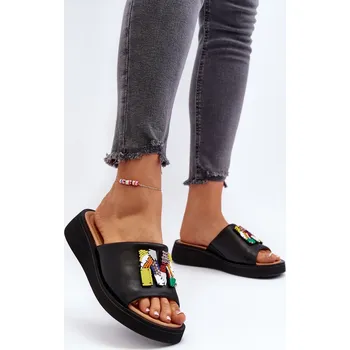 Dámské pantofle Dámské kožené pantofle na platformě s ozdobou Monroe Barva: Černá, Velikost: 40