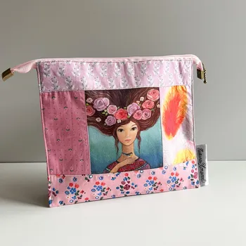 Kosmetická taška Zuzana Honsová Taštička na drobnosti Rozkvétám