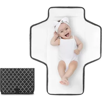 Přebalovací podložka Skládací přebalovací podložka s vestavěným polštářkem Barva: černá - diagram (geometric diagram)