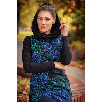 Dámská mikina Himalife Šatomikina s maxi kapucí&nbsp;Sundari - černá s tyrkysovou a fialovou Velikost: XXL - Móda pro plnoštíhlé, Oblečení nadměrné velikosti