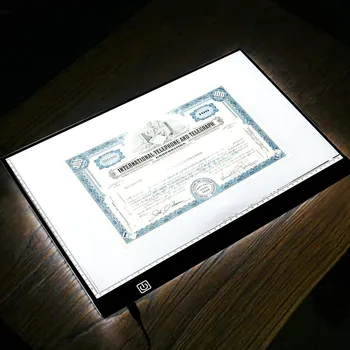 Obal pro sběratelský předmět SAFE Panel s LED osvětlením, ve velikosti A3