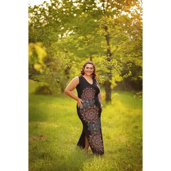 Dámské šaty Himalife Dlouhé šaty Kaira - černá s červenou a oranžovou Velikost: XXL - Móda pro plnoštíhlé, Oblečení nadměrné velikosti