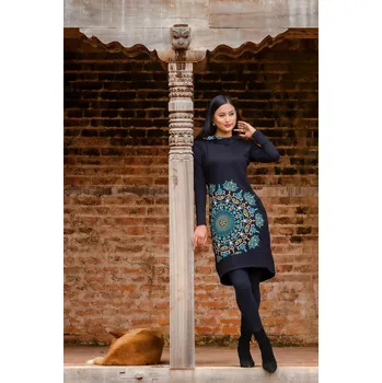 Dámská mikina Himalife Šatomikina s maxi kapucí Nayla - černá s tyrkysovou a béžovou Velikost: 3XL - Móda pro plnoštíhlé, Oblečení nadměrné velikosti