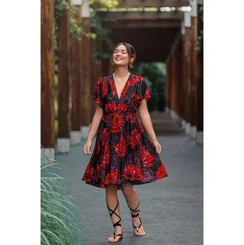 Dámské šaty Himalife Zavinovací šaty s krátkým rukávem Rosalie - černá s červenou Velikost: 4XL/5XL - Móda pro plnoštíhlé, Oblečení nadměrné velikosti