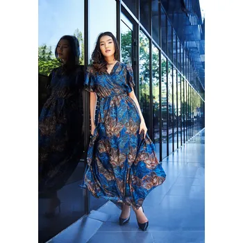 Dámské šaty Himalife Dlouhé zavinovací šaty Jolie - tmavě modrá se zlatou Velikost: L/XL - Móda pro plnoštíhlé, Oblečení nadměrné velikosti