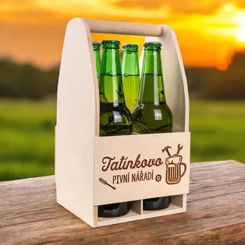 Dřevia Dřevěný nosič na 4 láhve - PIVNÍ NÁŘADÍ, se jménem