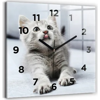 Hodiny Čtvercové Skleněné Nástěnné Hodiny do Kanceláře s Motivem Kočky na Pohovce 30x30 cm