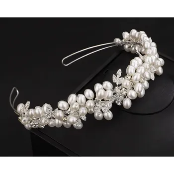 Čelenka B-TOP Čelenka do vlasů s bílými perlami a krystalovými lístky