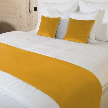 Přehoz na lůžko Sametový přehoz/běhoun na postel Velvet Premium SVP-037 Zlatavě oranžový Na míru