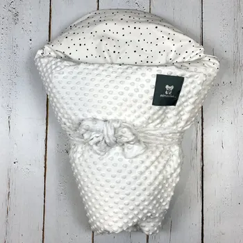 Zavinovačka Péřová zavinovačka Mimoušek černé tečky na bílé minky bílá Velikost zavinovačky: 80x80 cm, Varianta péřové zavinovačky: péřová výplň + povlak zavazování páskem