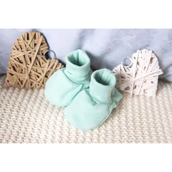 Capáčky AMÁLKA Bavlněné kojenecké capáčky, zelené mint Velikost: 68-80