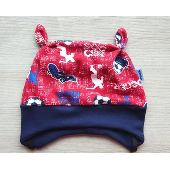 Kojenecká čepice AMÁLKA Bavlněná čepička s oušky, fotbal Velikost: 56-62